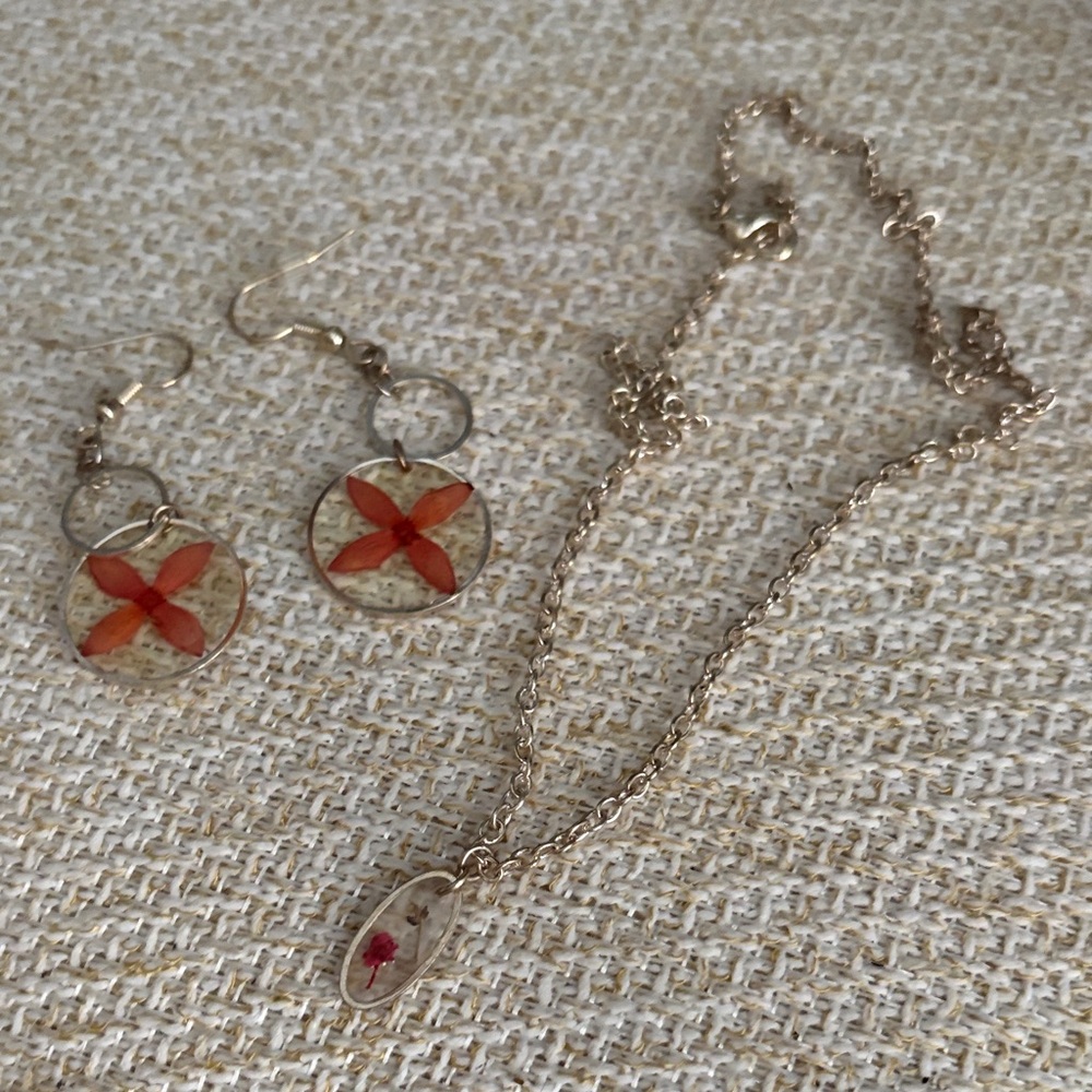 Floral Pendant Necklace and Earring Set